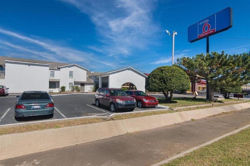 Studio Inn Extended Stay Oklahoma City Airport By Oyo Zewnętrze zdjęcie