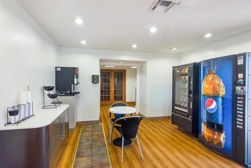 Studio Inn Extended Stay Oklahoma City Airport By Oyo Zewnętrze zdjęcie